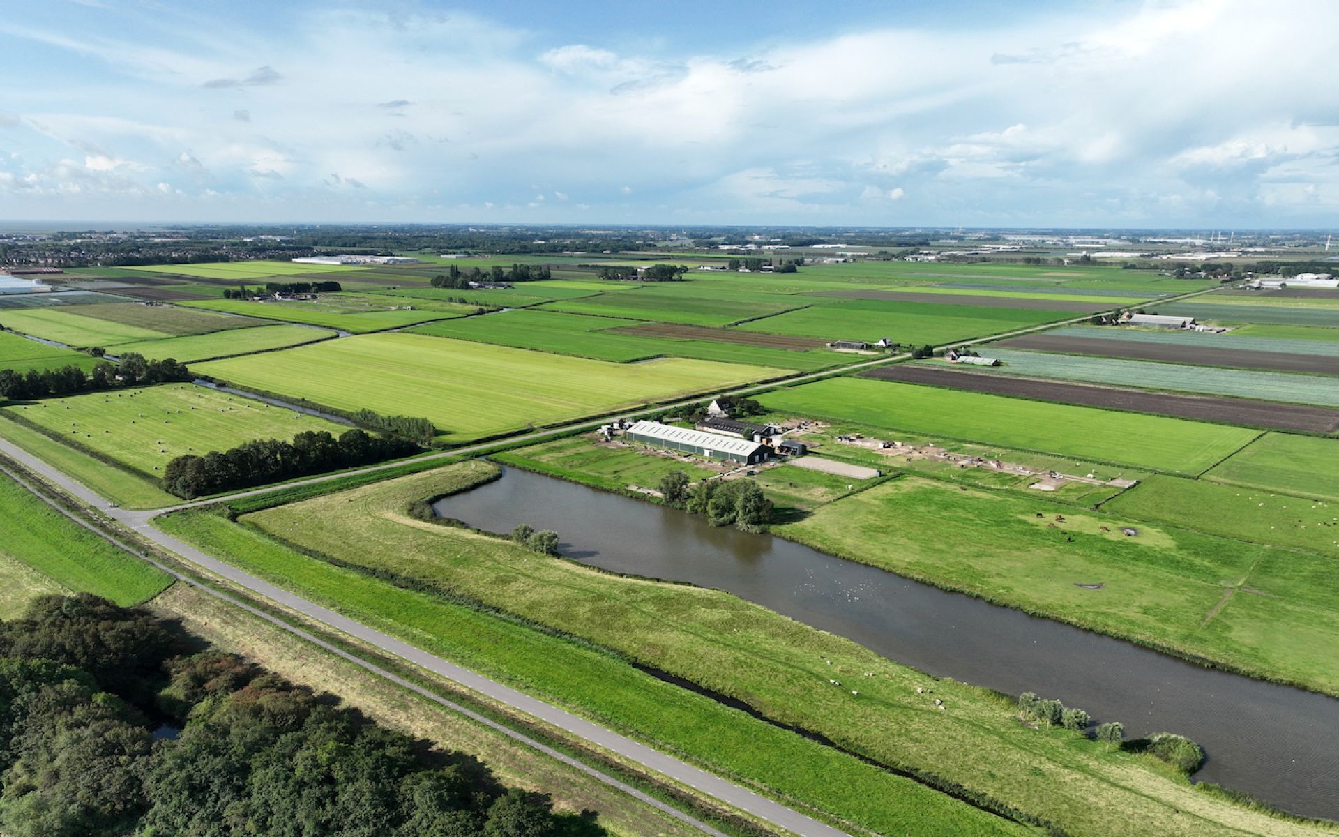 Foto rechtlijnig landschap